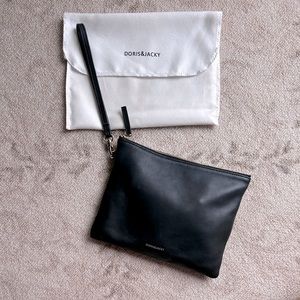 🏷️ Doris&Jacky Black Wristlet Bag